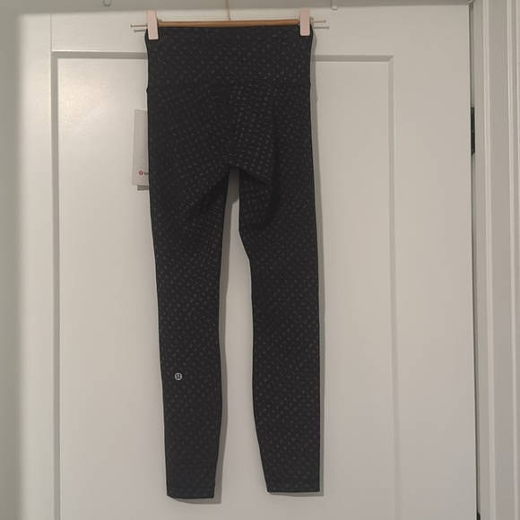 Lululemon Wunder Train High-Rise Tight 25"
Mirrorify Black Multi NWT leggings 4 - Picture 7 of 7